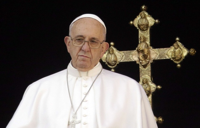 648x415_pape-francois-25-decembre-2015-vatican